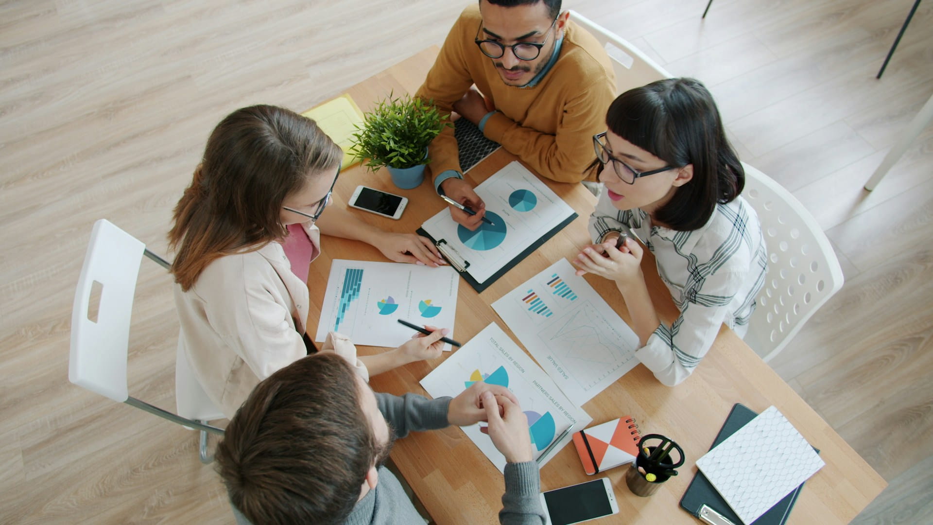 family-financial-planning-meeting